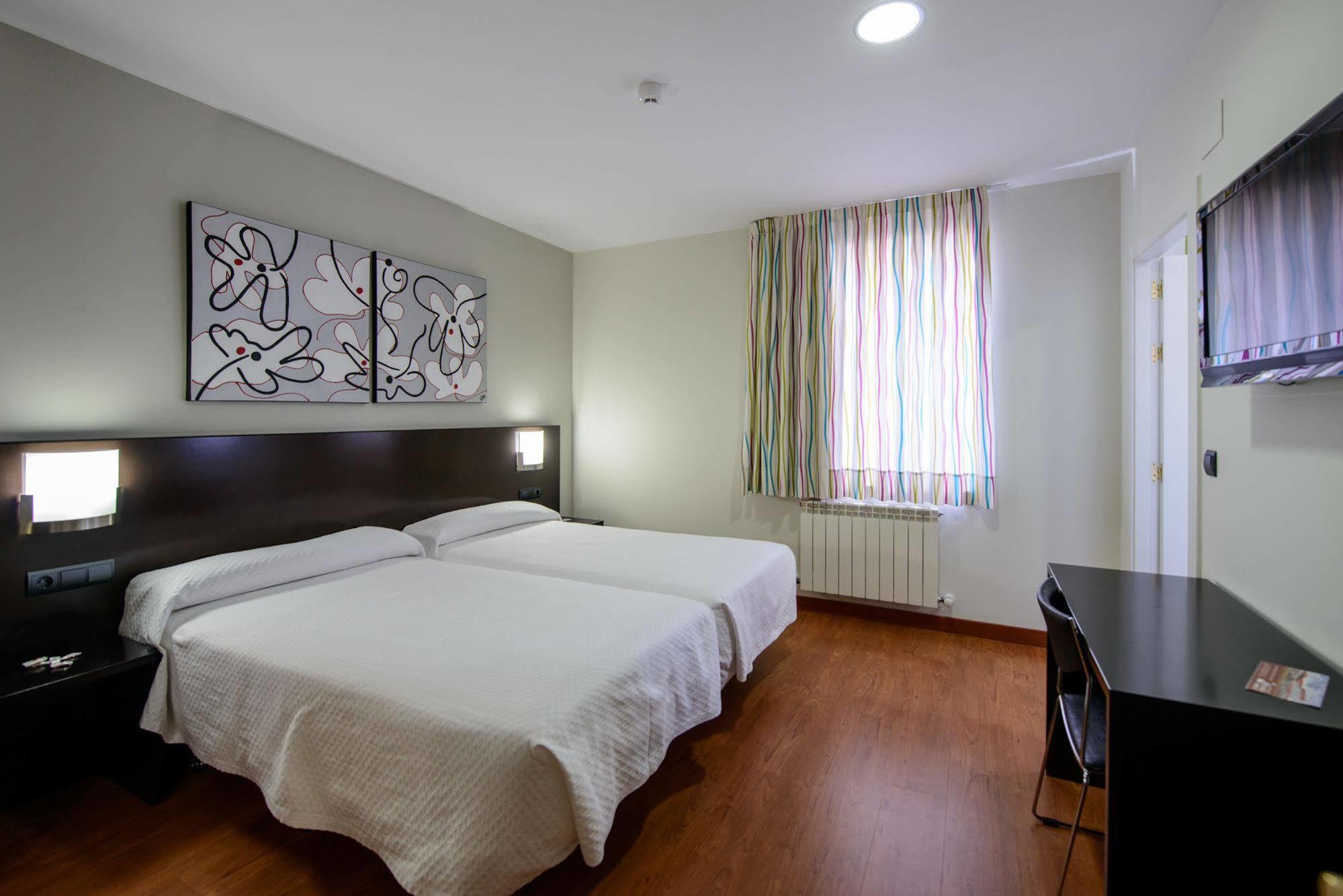 Hotel El Paso Honroso Оспиталь-де-Орбиго Экстерьер фото